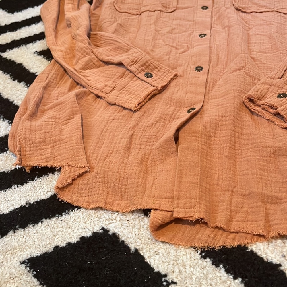 button up - Picture 2 of 3